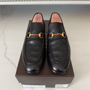 Gucci Black Leather Loafers with Green and Red Accents
